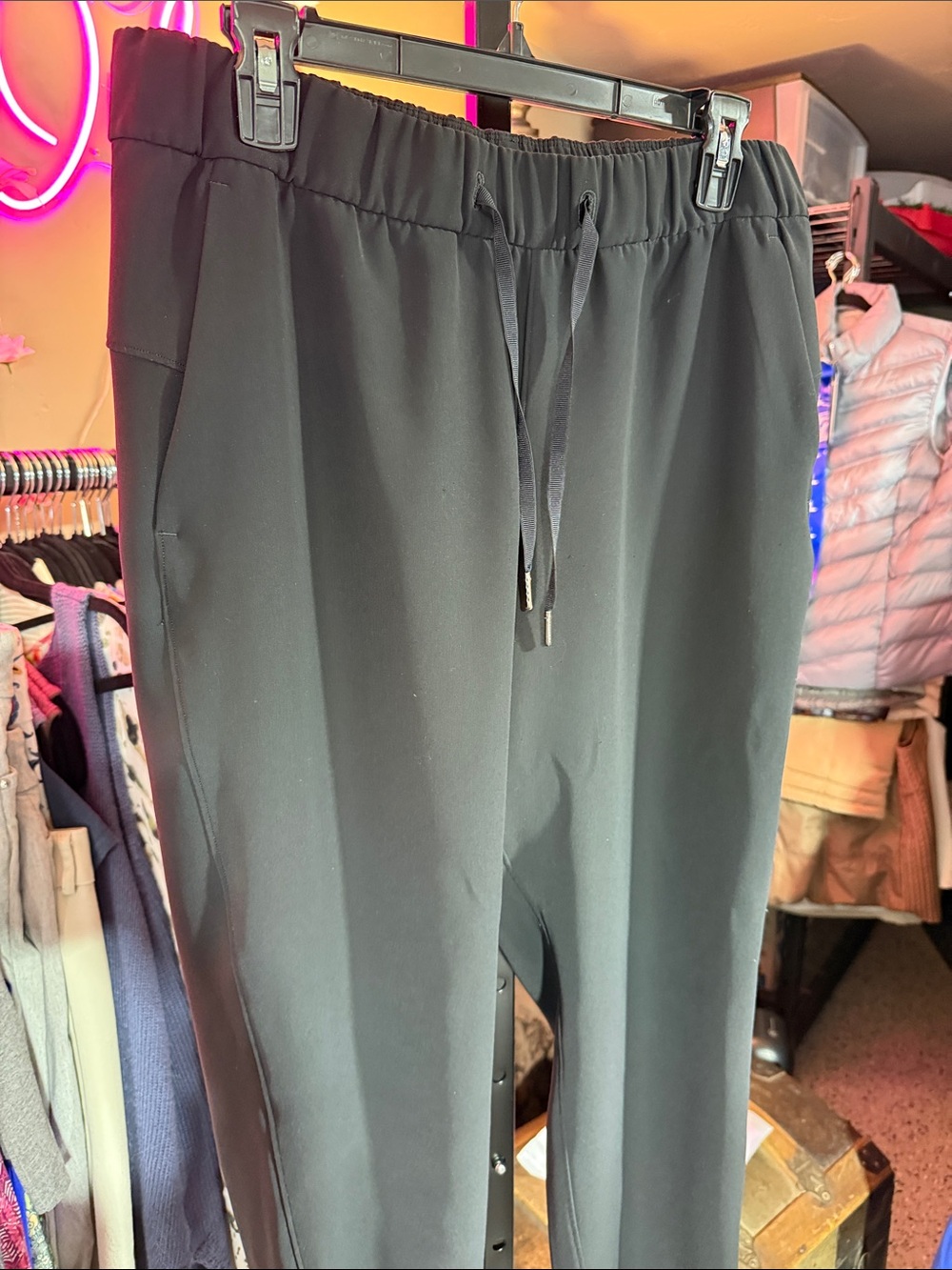 Lululemon On The Fly Black Sz10 New Condition - Picture 3 of 6